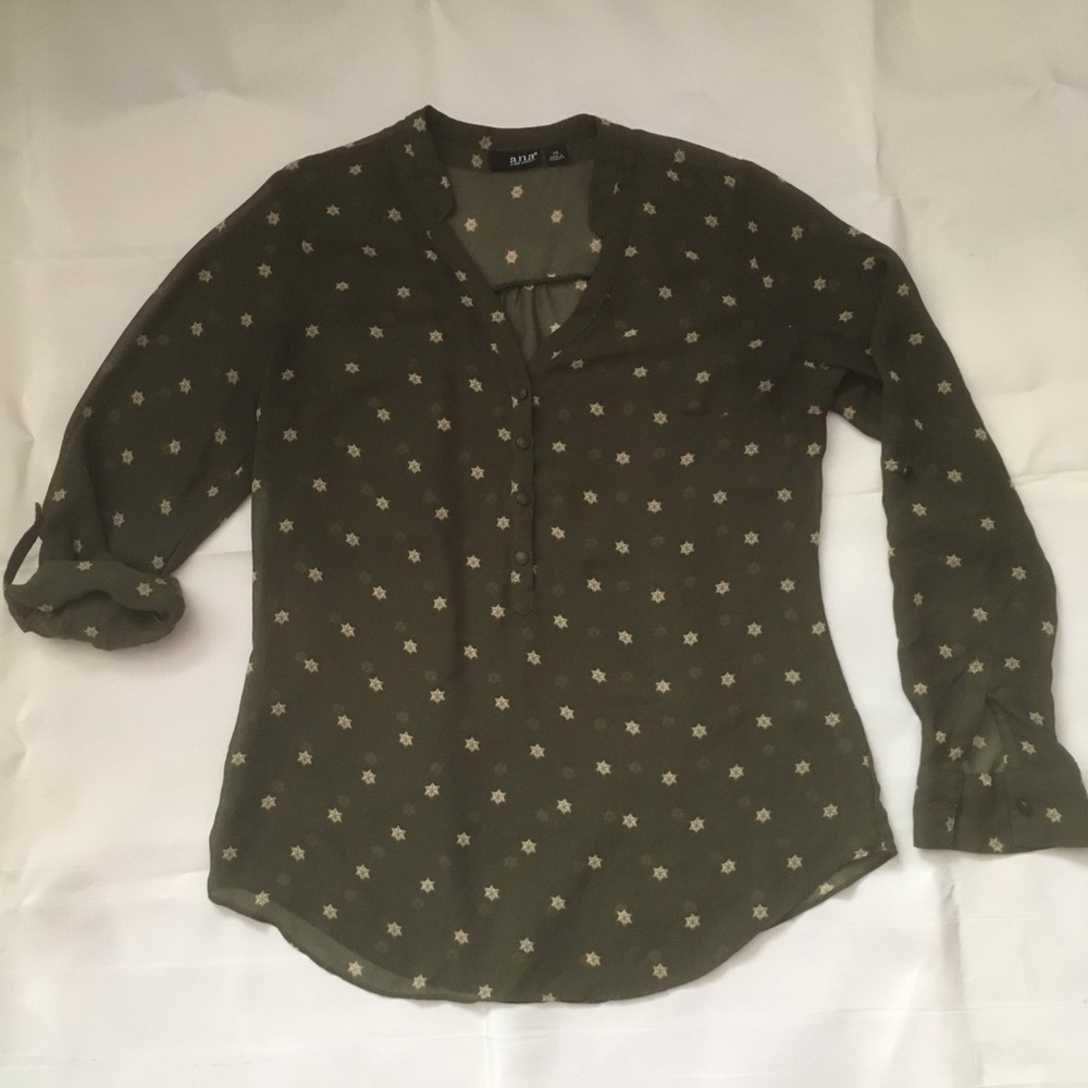 A.N.A. Green chiffon print button front blouse